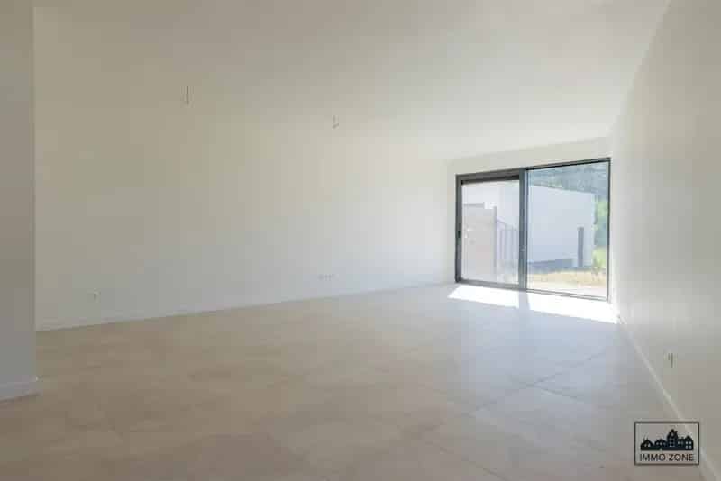 Nieuwbouw 3 Slaapkamer Woning Met Tuin