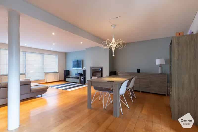 Ruime Halfopen Woning Ruddervoorde Centrum Met Garage