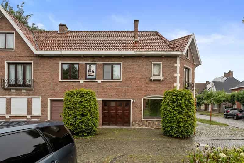 Woning met veel mogelijkheden in centrum Zele