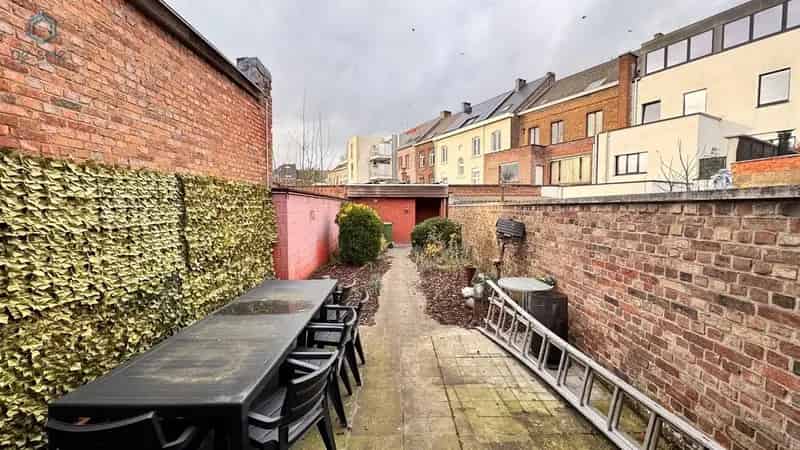 Huis te koop Geraardsbergen: Moderne woning met handelspand