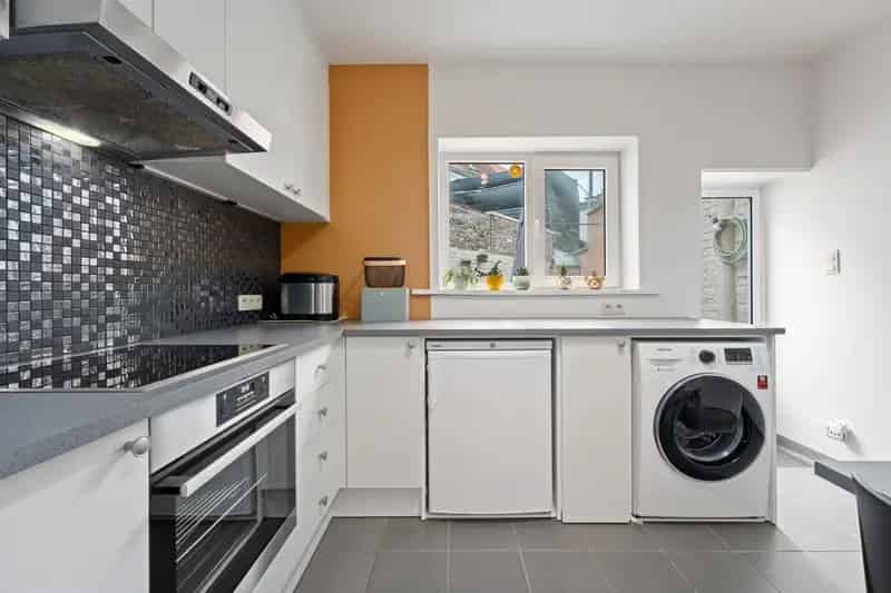 Gerenoveerde woning te Menen nabij station - Instapklaar