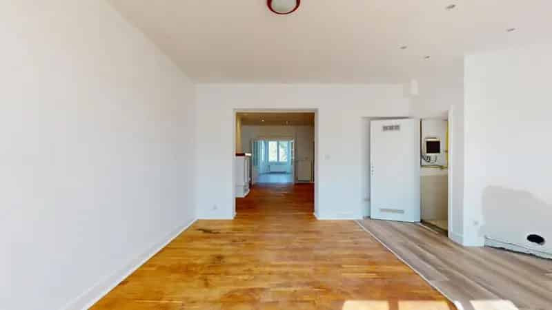 Appartement te Schaerbeek 88m² - Terras - Open Haard