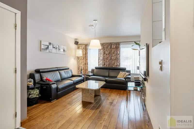 Duplexappartement met Winkelruimte te Opitter