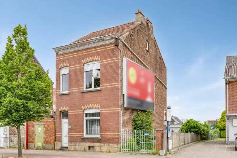 Huis te koop: Renovatieproject met grote tuin en bijgebouw
