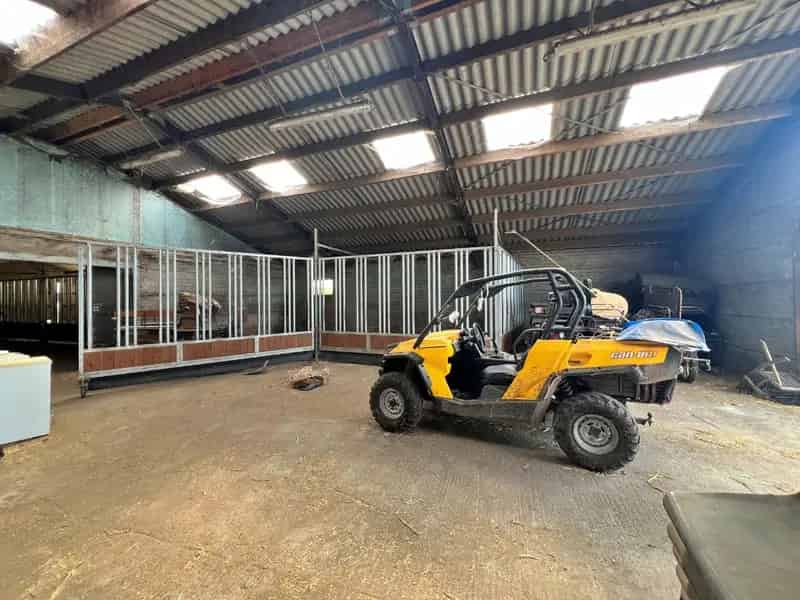 Te Huur Schuur Stal Opslagplaats 365m2 Lievegem