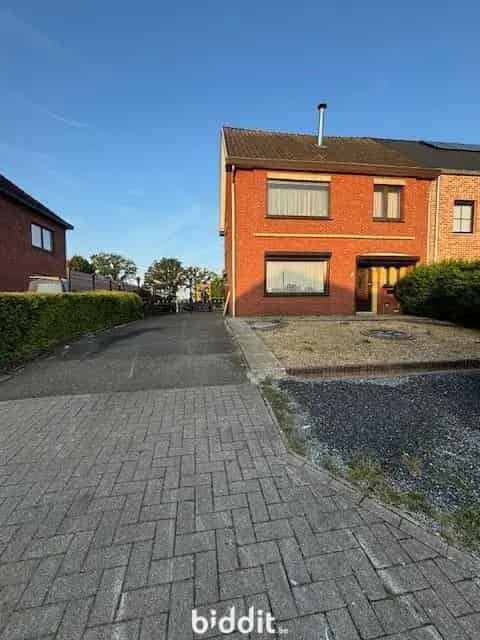 Charmante Halfopen Bebouwing te Renoveren