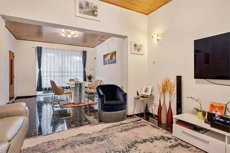 Huis te koop Iddergem: 5 slaapkamers, tuin, 2 badkamers