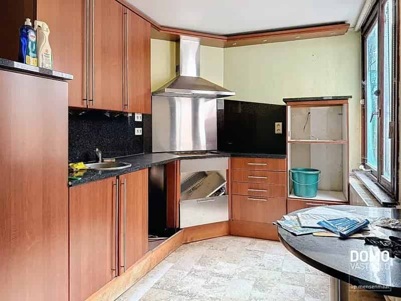 Te renoveren handelshuis Diepenbeek centrum