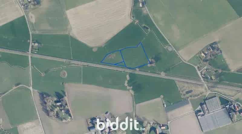 DRIE PERCELEN LANDBOUWGROND