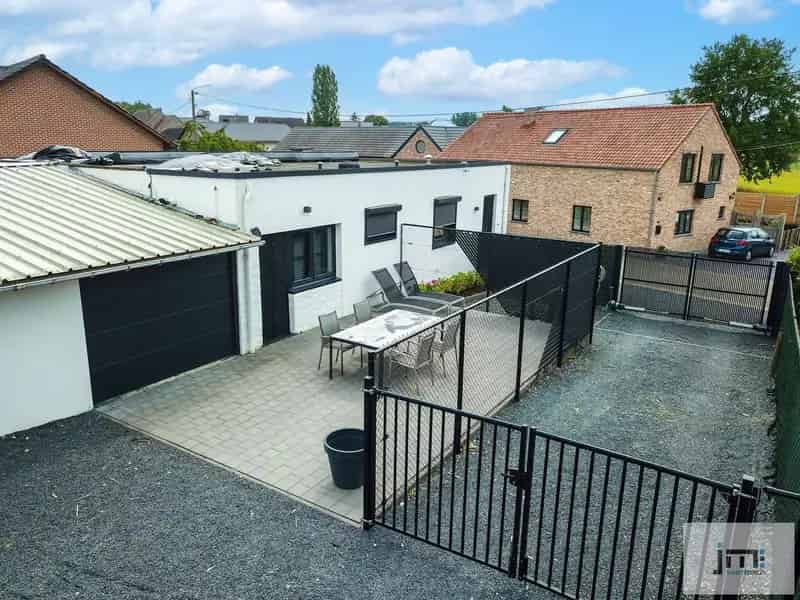 Gelijkvloerse woning met grote hal 200m2