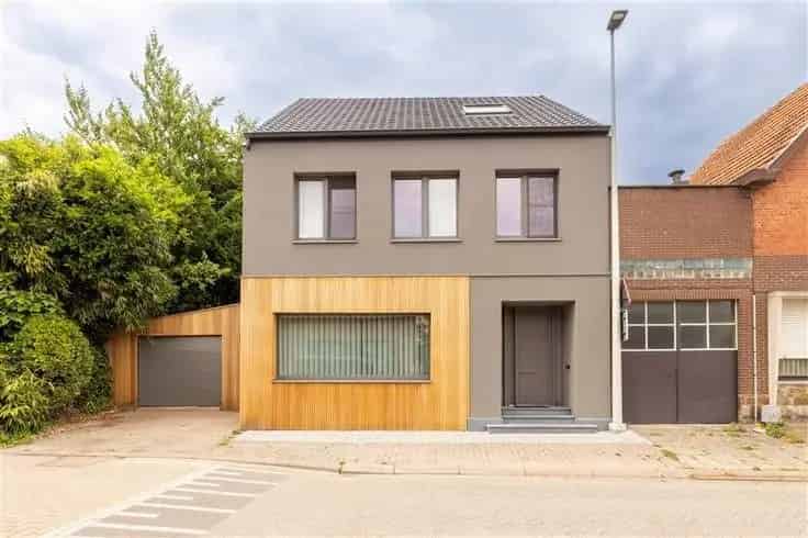 Huis Te Koop Gerenoveerd 2240m2 Perceel 3 slaapkamers