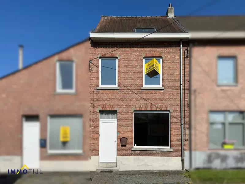 Huis te koop Roosdaal: 2 slaapkamers, op te knappen