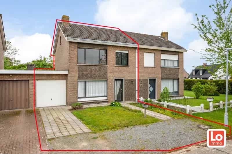 Te renoveren starterswoning Lochristi