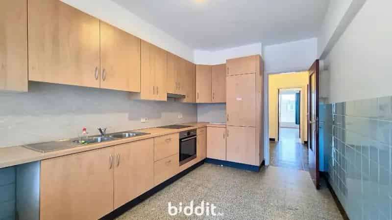Appartement te Schaarbeek 2 slaapkamers terras
