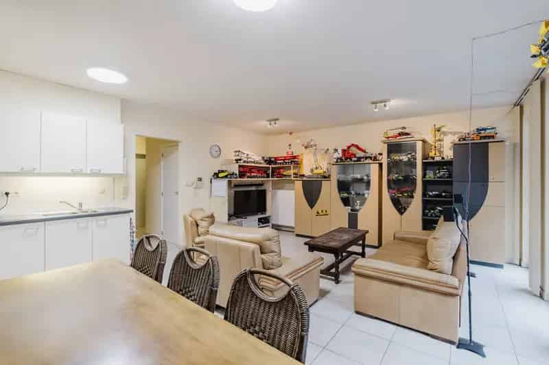 Appartement te koop Zelzate: Instapklaar gelijkvloers met garage en stadstuin