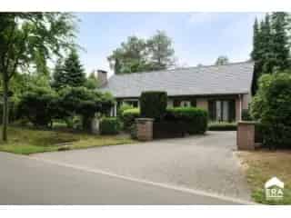 Villa te koop Neerpelt - Ruime gelijkvloerse woning met grote tuin