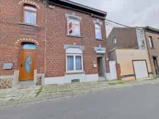 Huis te koop Gilly renovatieproject 100m²