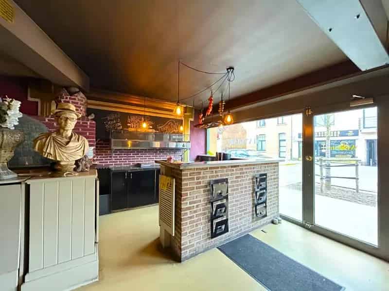 Handelswoning Kasterlee Centrum: Winkel Appartement Garage
