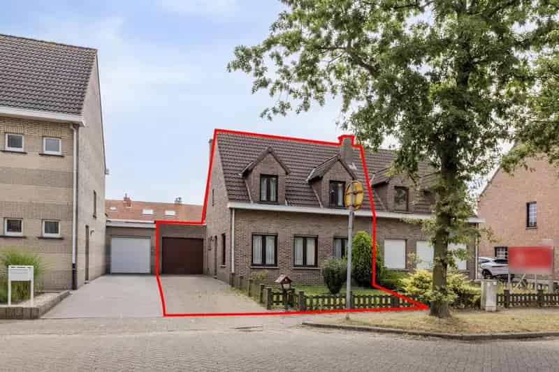 Huis te koop Merksem: Ruime halfopen bebouwing met 2 slaapkamers en mogelijkheid tot 3de