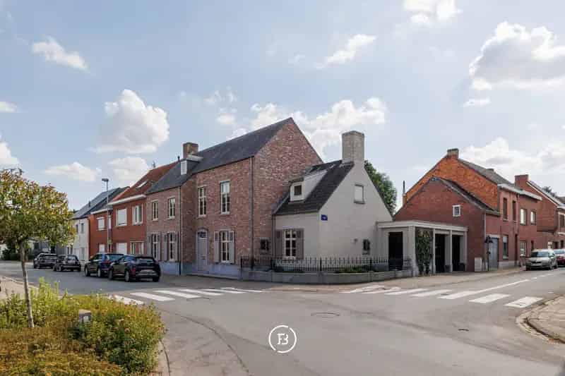 Huis te koop Weerde: charmante pastorijwoning met tuin