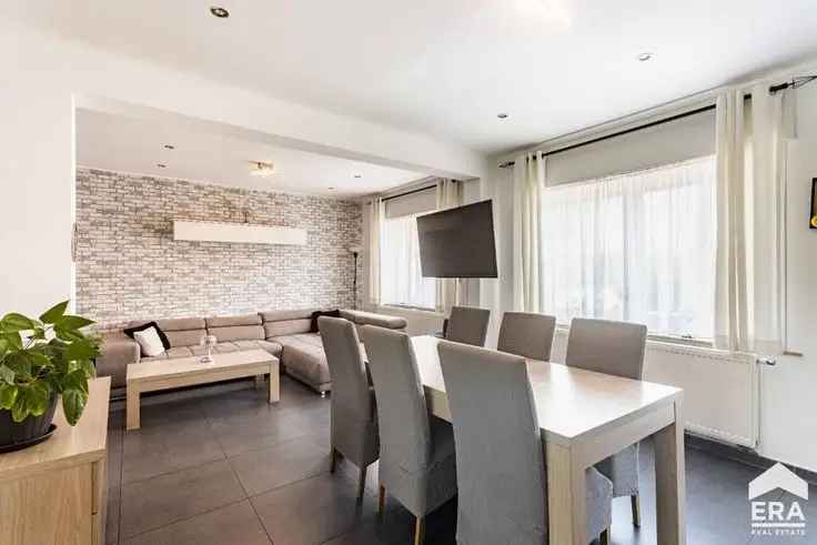 Huis Te Koop Landelijk 4 slaapkamers Garage Tuin Roosdaal