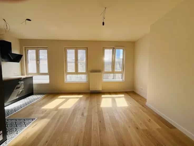 Appartement Te Koop: Nieuw gerenoveerd appartement met 2 slaapkamers