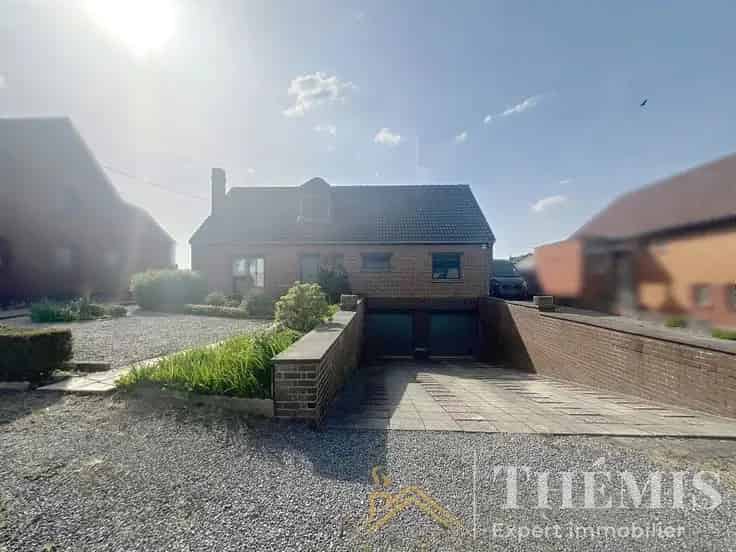 Huis Te Koop Sint-Ghislain: 4 slaapkamers, zwembad, tuin
