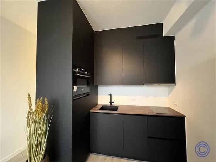 Appartementsgebouw 18 Studio's Te Koop Hoog Rendement