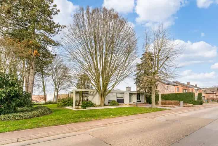 Huis Te Koop Zoutleeuw: Instapklare woning met 2 slaapkamers en patio
