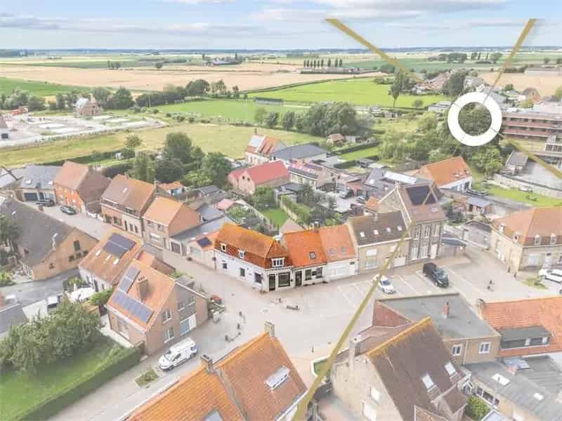 Handelspand te koop Veurne: Café met veel potentieel