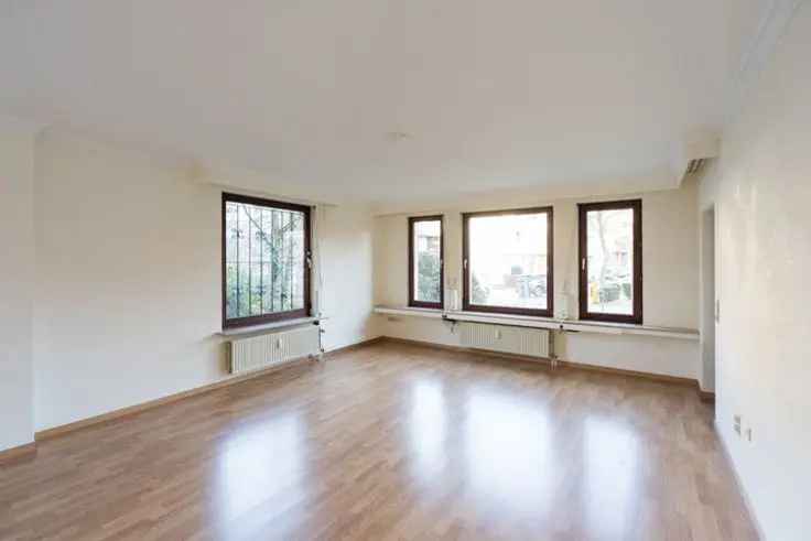 Te koop appartement in Woluwe-Saint-Pierre met 2 slaapkamers en tuin