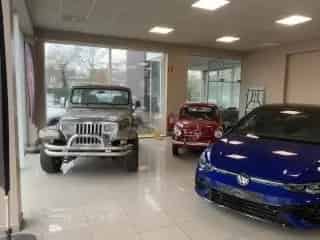 Handelspand te Huur Kuurne Garage Showroom Appartement
