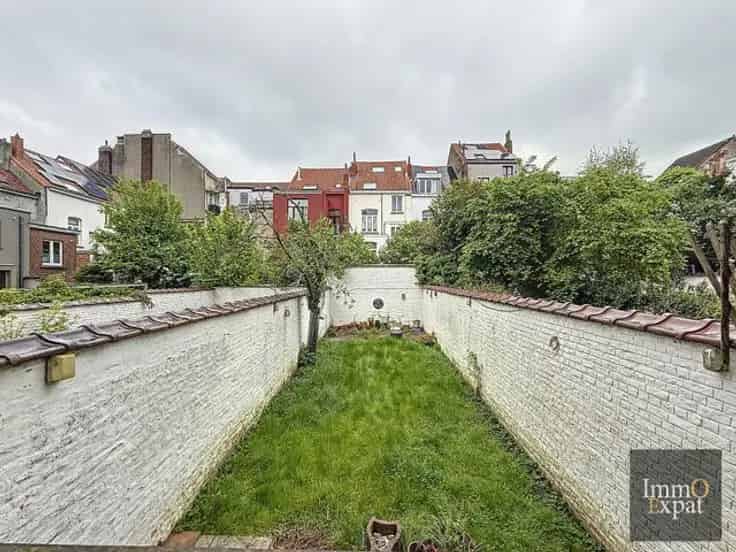 Huis Te Koop Brussel 6 Slaapkamers Tuin Terras