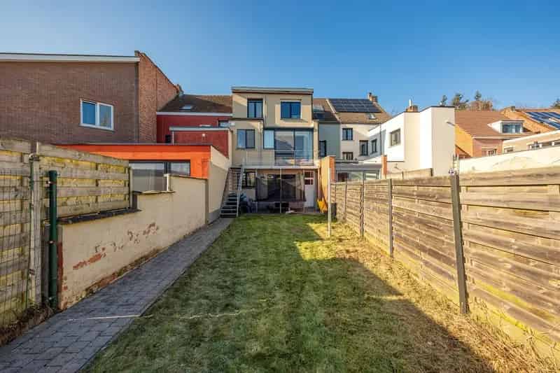 Gezond Huis Met Extra Garagebox