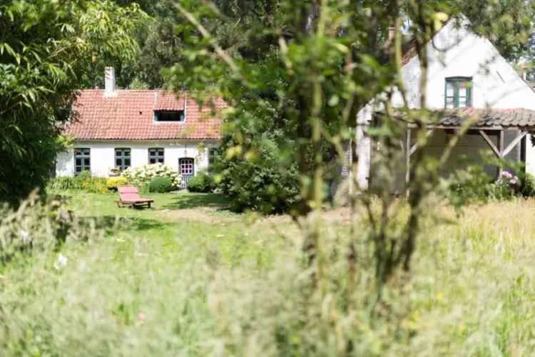 Huis te koop, charmante hoeve met tuin in rustige landelijke straat