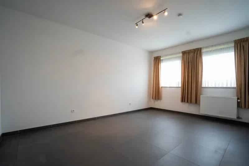 Appartement te koop 2 slaapkamers autostaanplaats terras