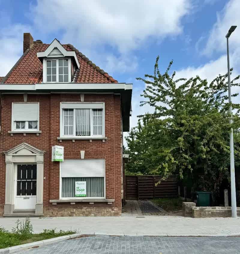 Huis te koop Dadizele: 3 slaapkamers, garage, bijgebouw