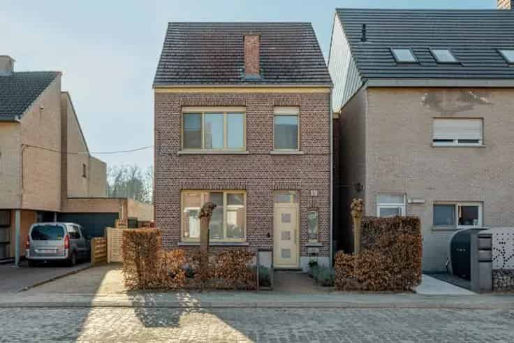 Huis Te Koop 4 slaapkamers Tuin Garage Lichtrijk Instapklaar