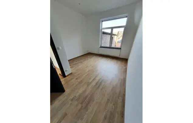 Huur 1 Slaapkamer Appartement 60m² Luik