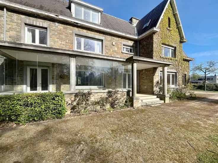 Villa te koop Beaufays 7203m² 420m² 5 slaapkamers zwembad