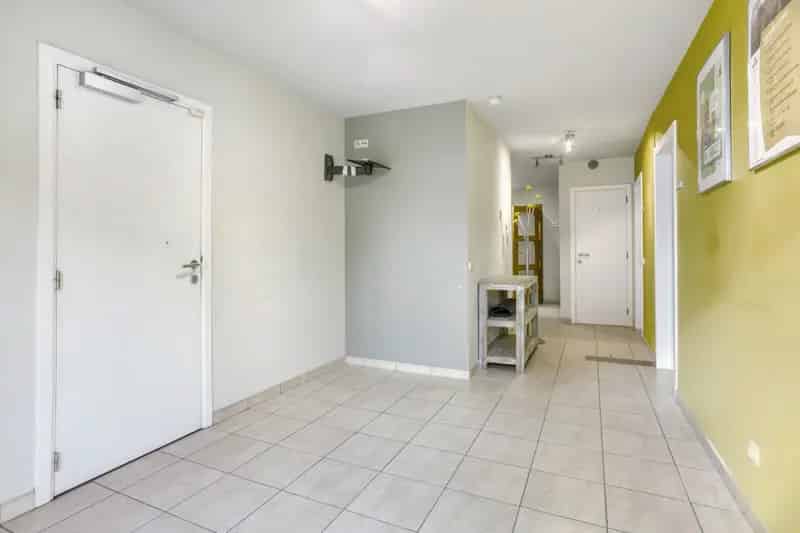 2 Slaapkamer Appartement Praktijkruimte Kontich
