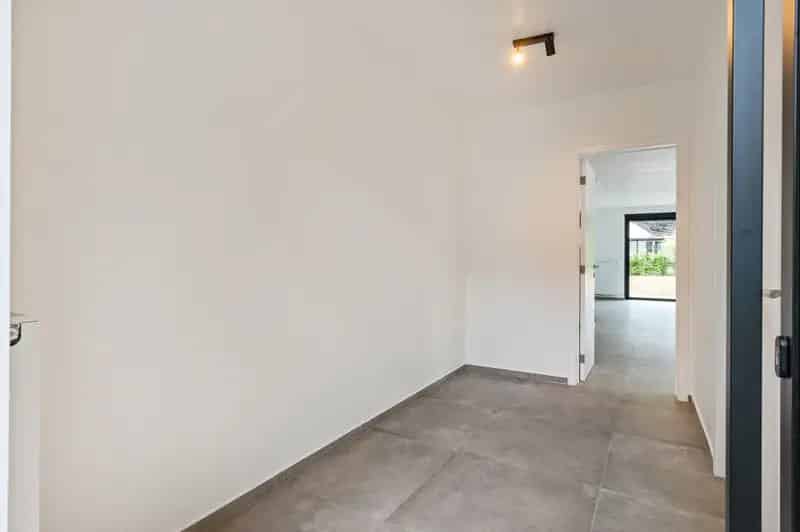 Halfopen nieuwbouwwoning 4 5 slaapkamers grote tuin Kapellen