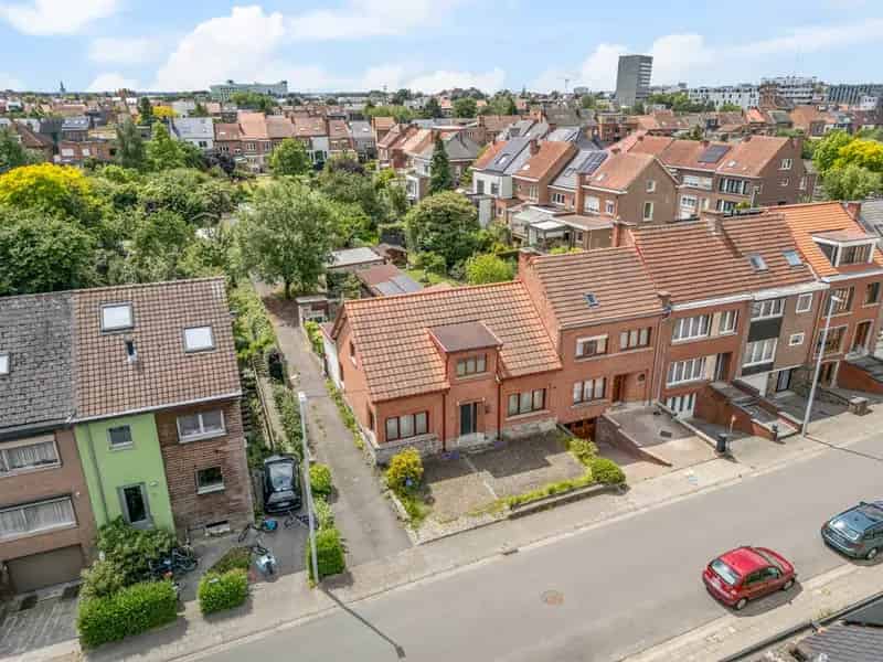 Huis te huur Kessel-Lo: 4 slaapkamers, 2 badkamers, 2 garages