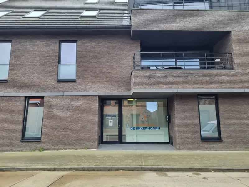 Appartement te koop Zedelgem: Handelspand te renoveren
