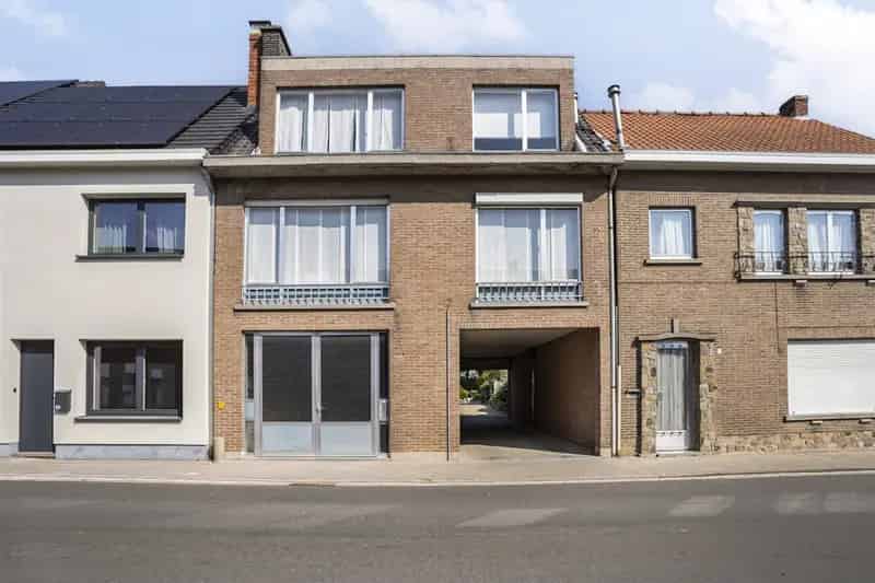 Huis te koop Vrasene: te moderniseren woning of tweewoonst