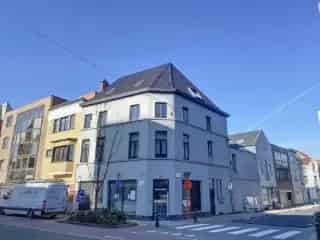 Kantoor te Koop Gent - Gerenoveerd - Nabij Station Gent-Dampoort