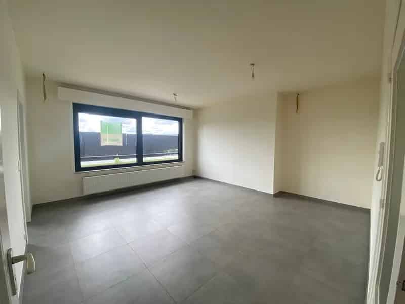 Gerenoveerd 3 Slaapkamer Appartement Zedelgem