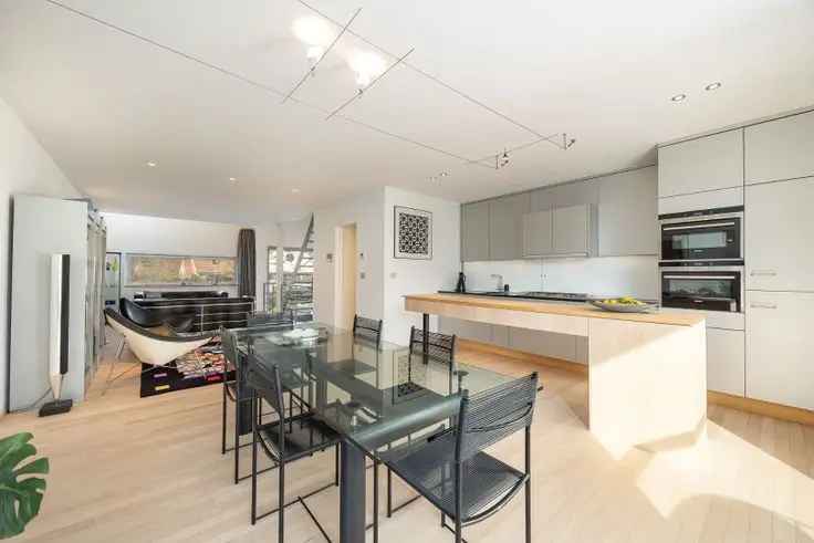 Te koop duplex appartement met tuin in Brasschaat