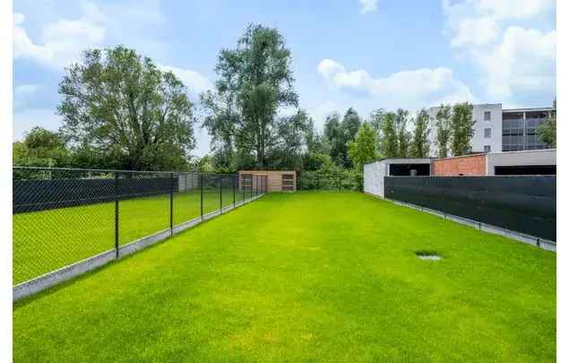 Huur 4 slaapkamer appartement van 221 m² in Ghent