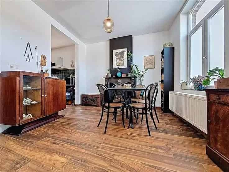 Huis Te Koop - 2 slaapkamers - Grote werkplaats - Tuin